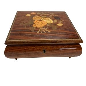 Vintage Reuge Musical Jewelry Box! Italy